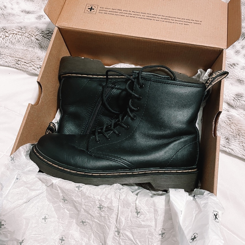 SOLD dr marten boots